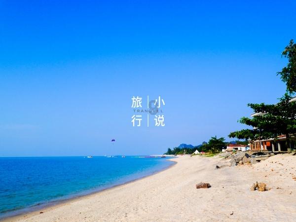 逃离快乐小镇